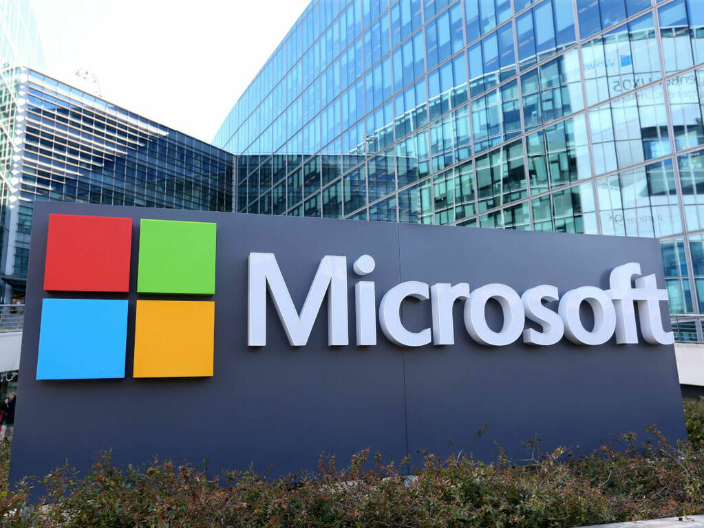 Сделката с Activision Blizzard на Microsoft получава предварително одобрение от Британския регулатор CMA