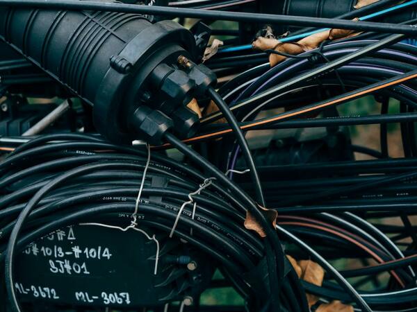 Скандална идея на властта за централизирани покупки на ИКТ