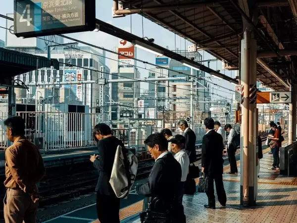 Китай открива първата високоскоростна железопътна линия със скорост 350 км/ч през морето